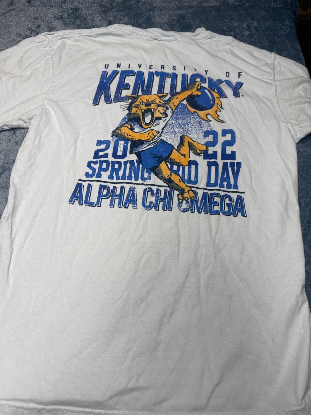 Comfort Colors White University of Kentucky Graphic Tee with Blue and Gold Print